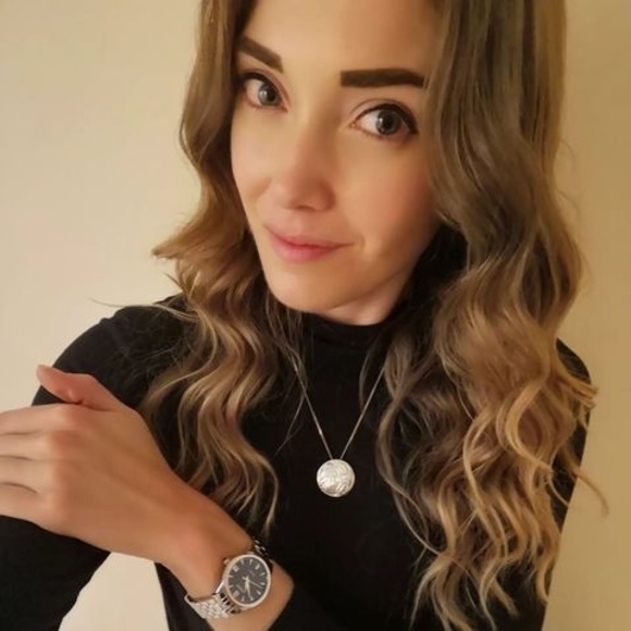 Meet your Posher, Jade - Picture 1 of 1